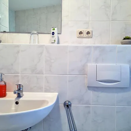 Brise Business Apartment: Location For Corporate Travelers Apartment Leipzig